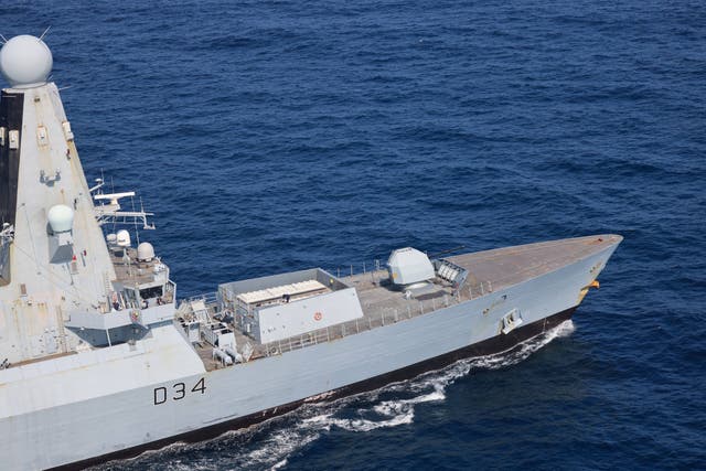 <p>HMS Diamond na Morzu Czerwonym, gdzie grupa rebeliantów Huti zaatakowała dziesiątki międzynarodowych statków towarowych</s>